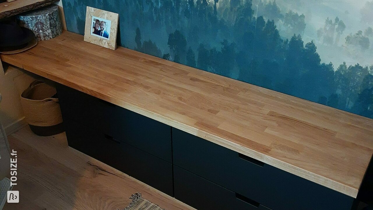Beaux panneaux supérieurs pour une armoire Ikea Nordli, par Jasper