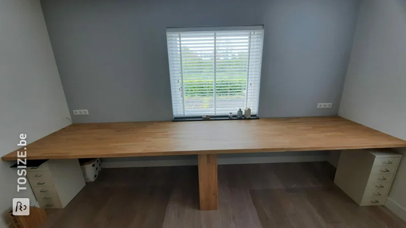 Oak desk with large bridging, by Ad
