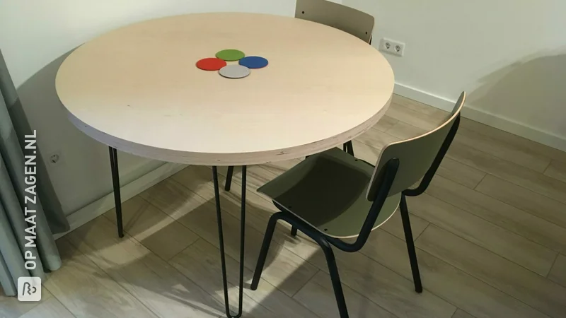 Round table with sleek plywood birch edge, by Luc