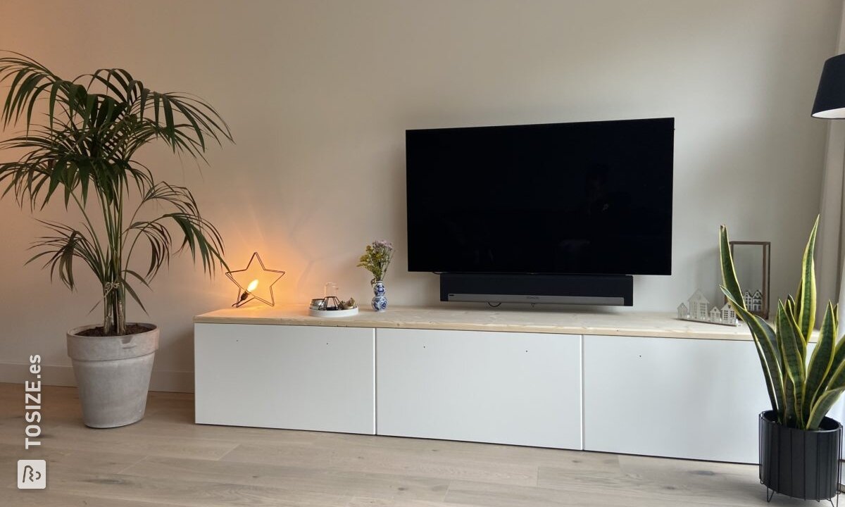 Mobiliario de TV, personalizado por Karien