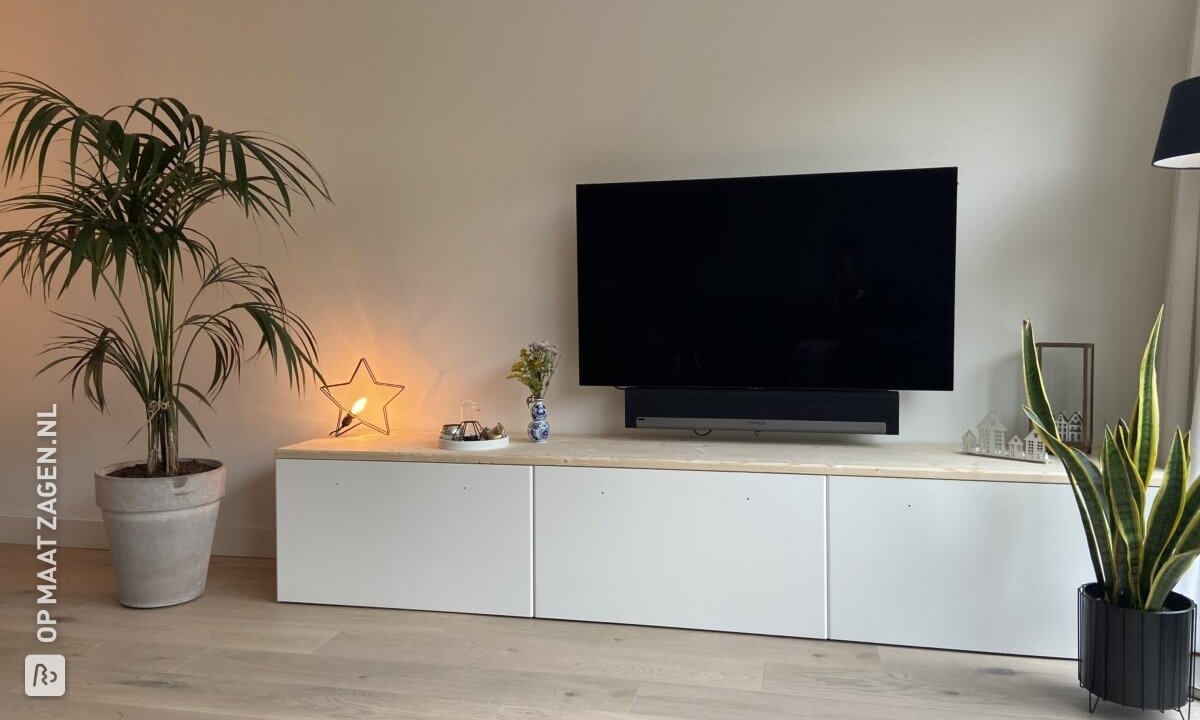 TV meubel, customized door Karien