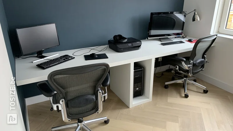 Bureau op maat van opgedikt MDF