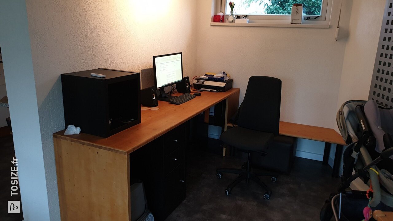 Poste de travail et bureau pour enfants, par Erik