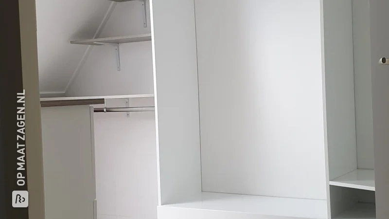 Want to make a walk-in closet from MDF Lakdrager? Do it yourself! By Matthijs