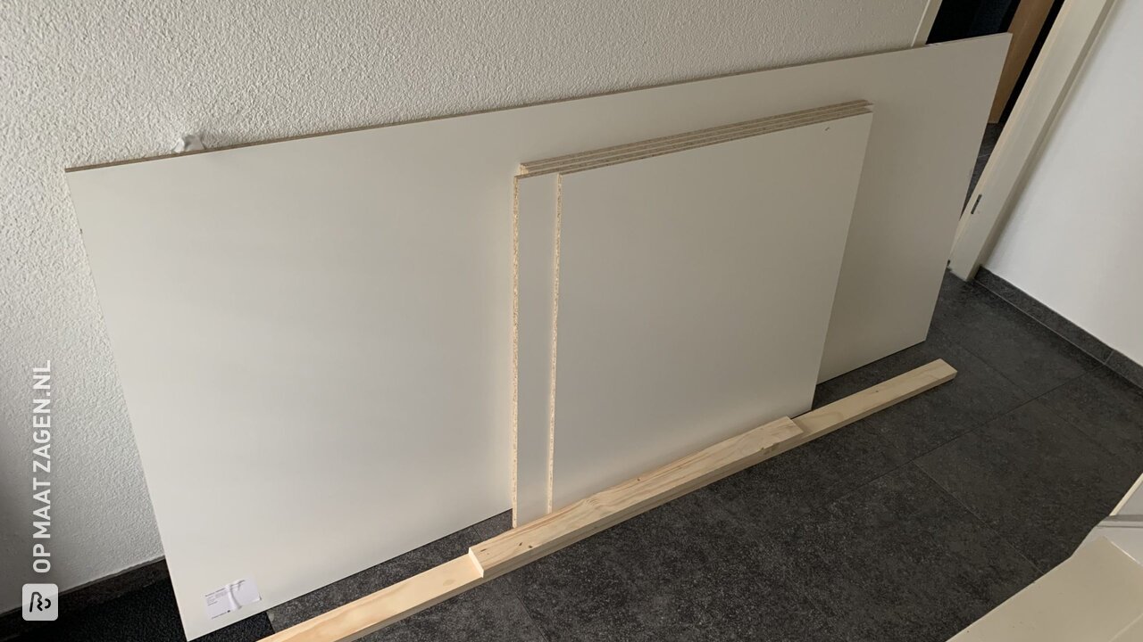 Zelfgemaakt wasmachine meubel van spaanplaat, door Richard