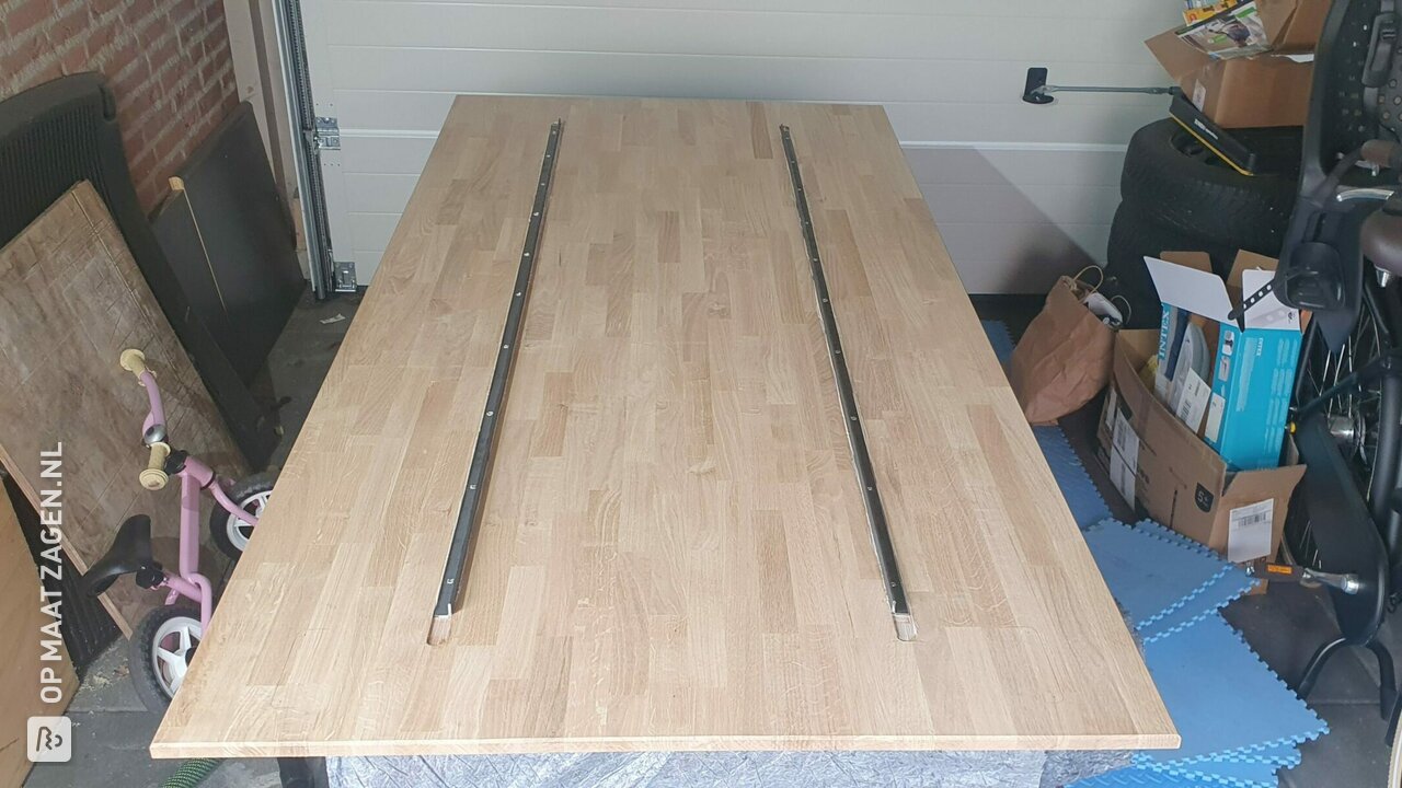 Eiken eettafel, door Jeffrey