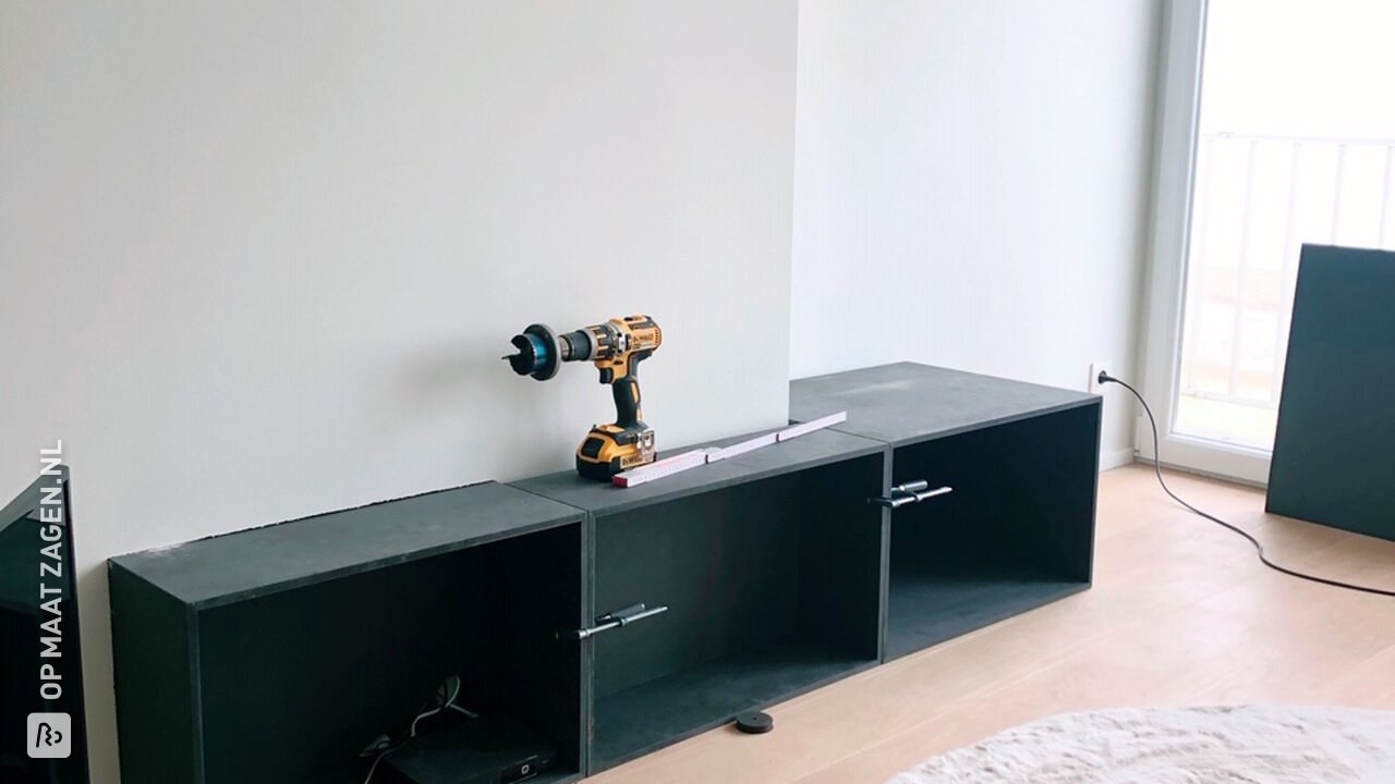 Tv-meubel van MDF Zwart voor bestaande schouw