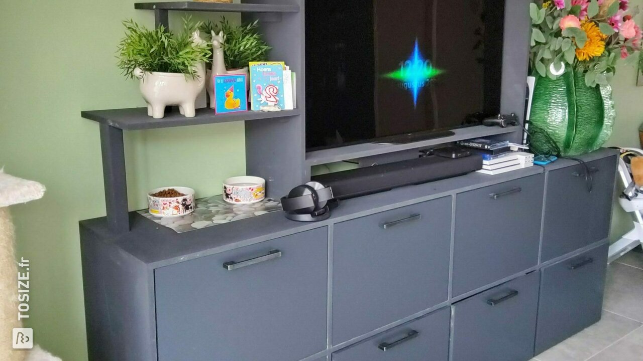 Meuble TV fait maison avec surface, par Arjan - TOSIZE.fr