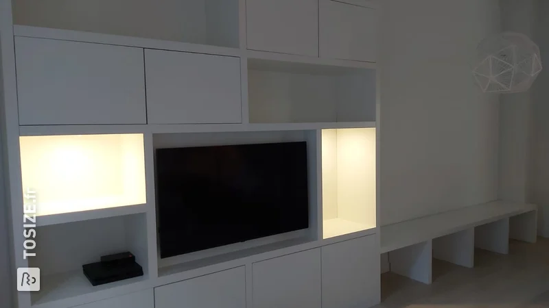 Armoire à compartiments et meuble TV avec canapé