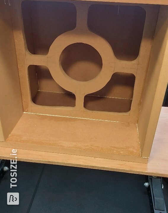 Homemade 21 inch subwoofer in closed housing, by Edwin TOSIZE.ie