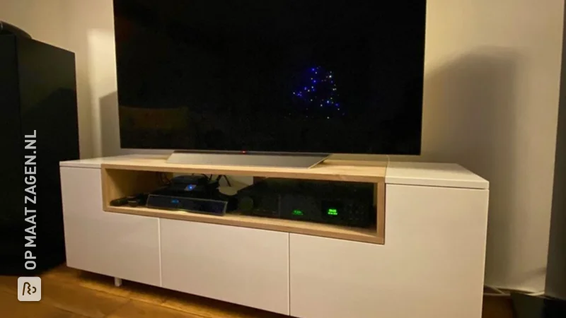 TV-meubel van MDF, door RH Hout Design