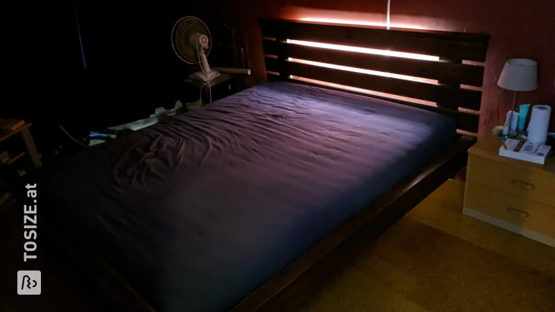Ein stabiles und robustes neues Bett aus Birkensperrholz von Menno