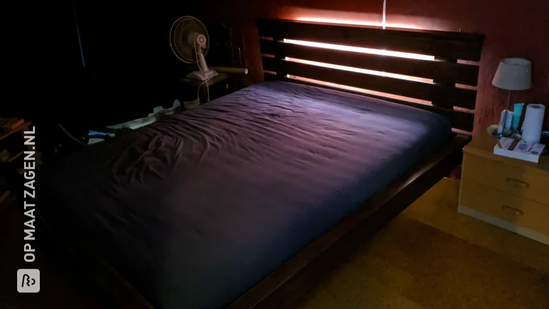 Een stevig en robuust nieuw bed van berken multiplex, door Menno