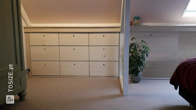 Built-in chest of drawers under partitions, by Ronald