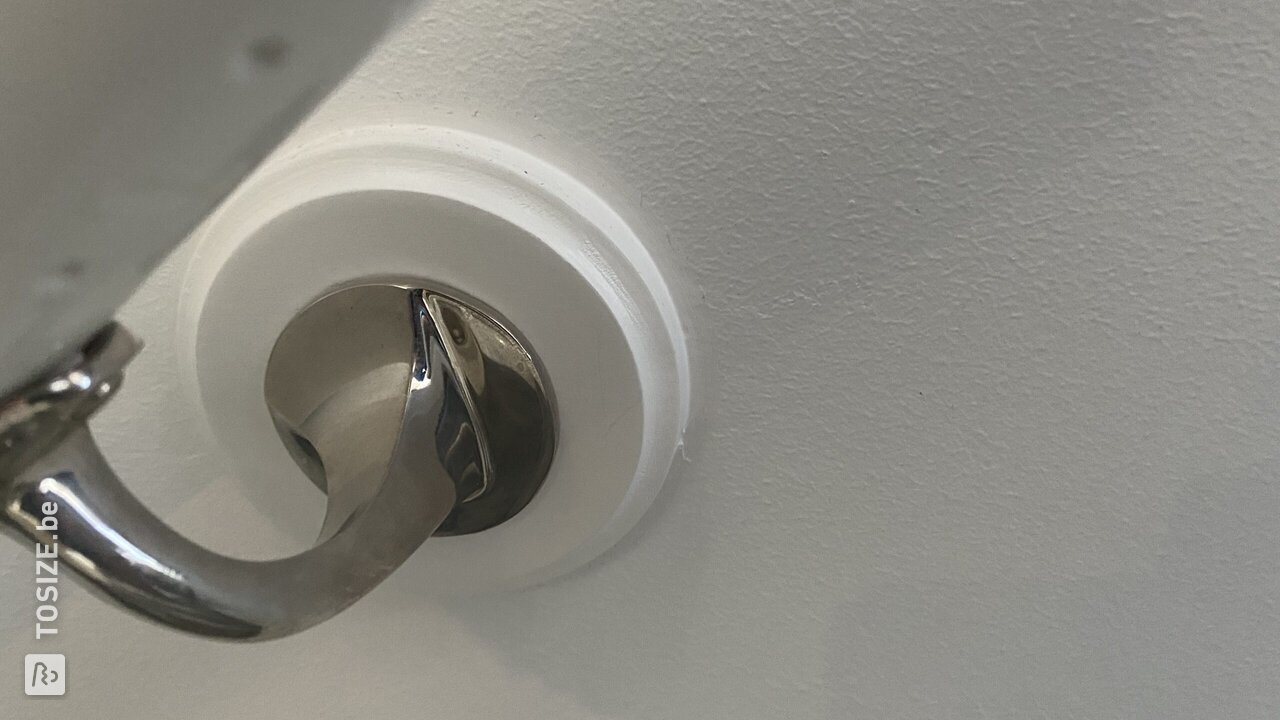Schildjes ten behoeve van leuninghouders vervangen, door Bas