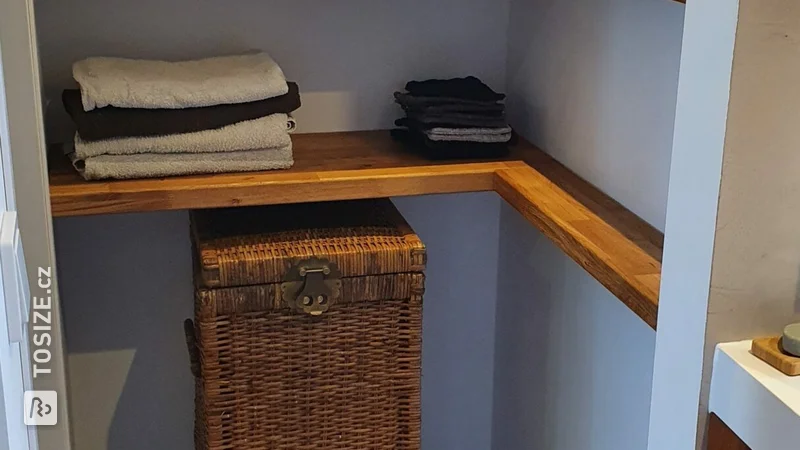 Oak shelves in the bathroom, by Bart