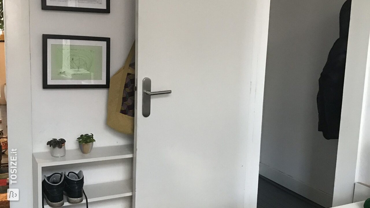 Scarpiera in MDF da dietro la porta