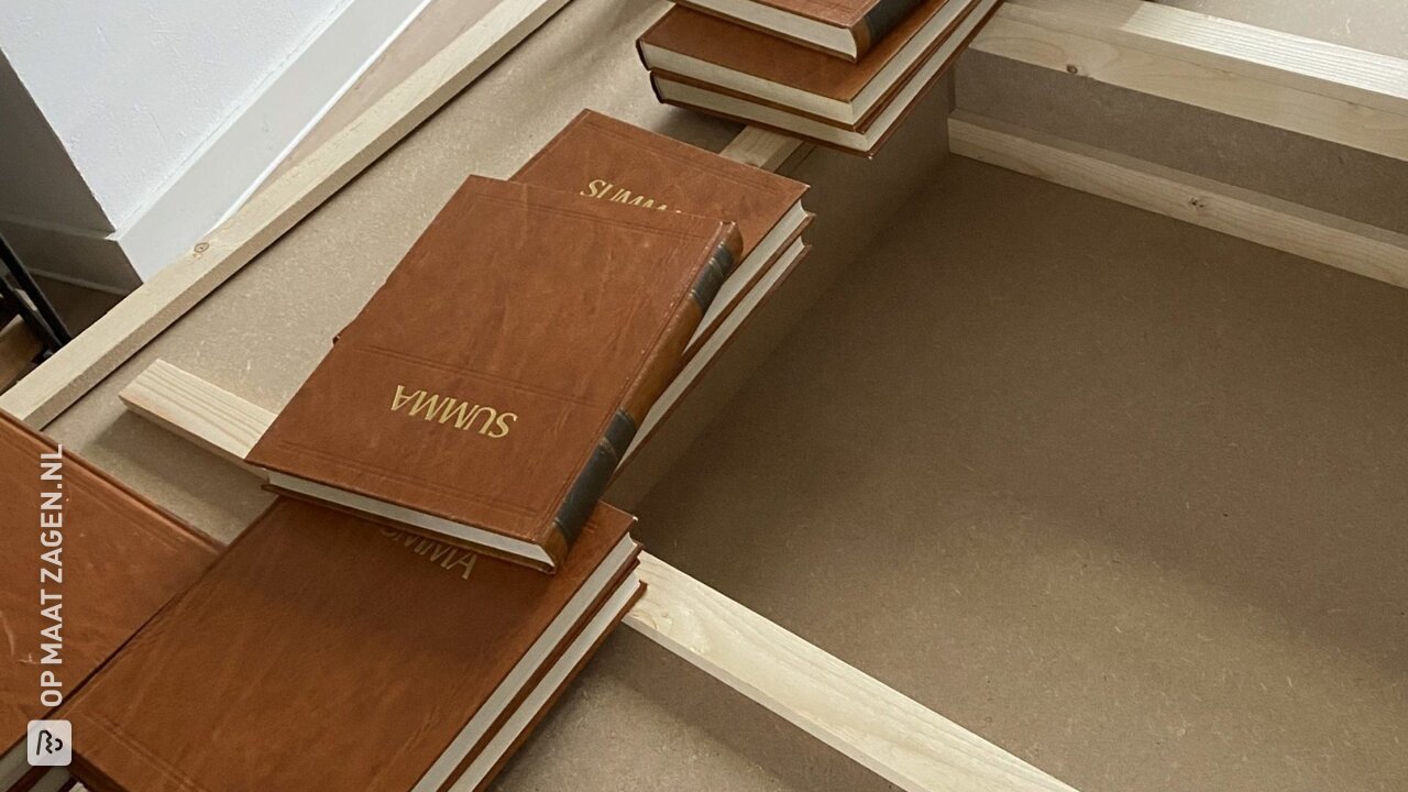 Schouw ombouw van MDF en vuren balken