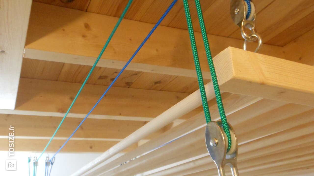 Séchoir en bois supersonique pour la cage d'escalier, par Elijah et Eva