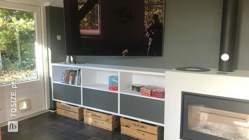 Hanging sideboard made of MDF, by Menno