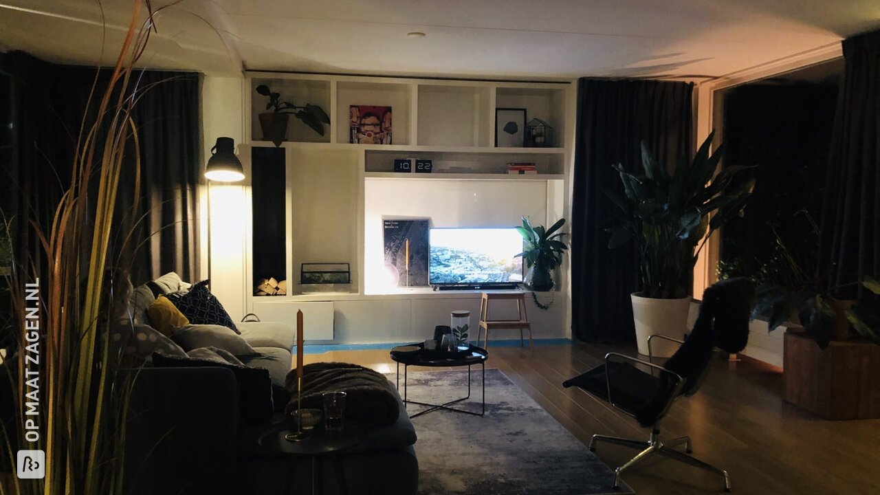 Inbouwkast kastenwand van MDF Blank, door Ruben en Anna