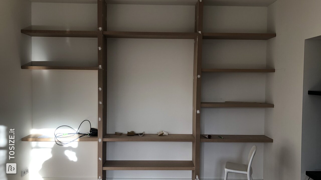 Armadio pensile a giorno in MDF Blank, di Saskia