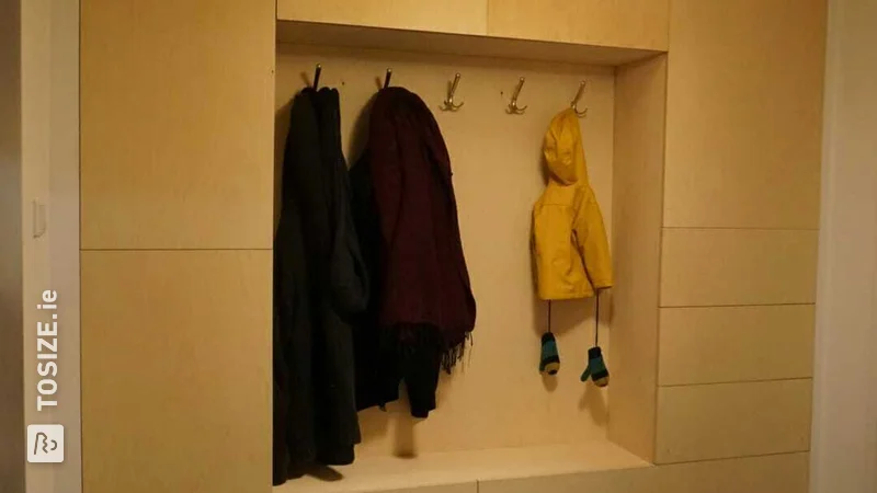 Sleek hall closet with coat rack from Multiplex Birch, by Pien