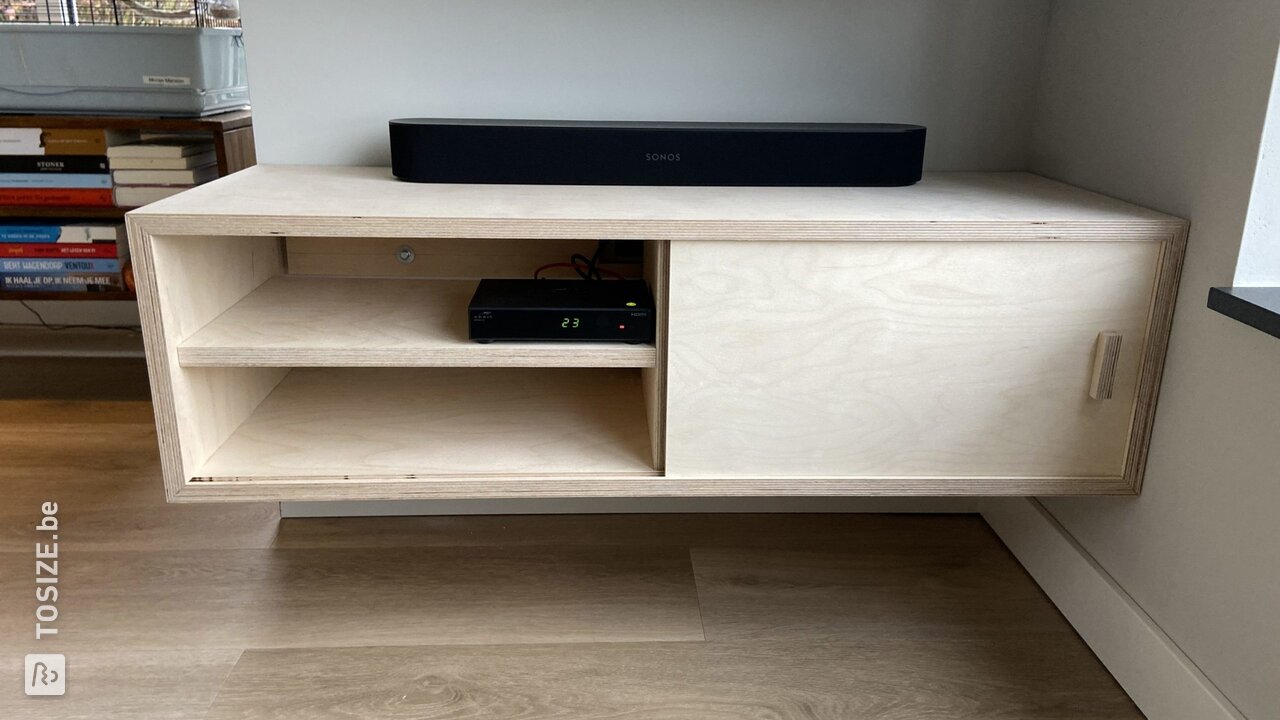 TV-meubel van berken multiplex, door Enzo