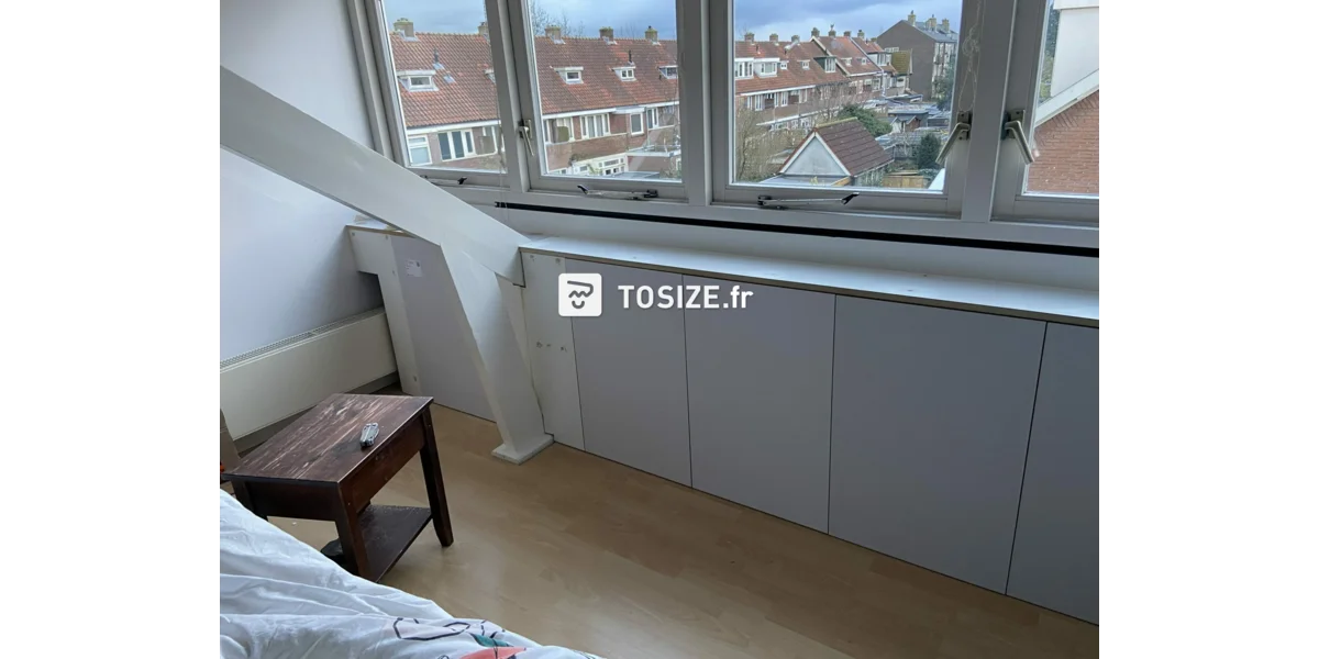 Fabriquer soi-même son placard pratique et maniable sous un toit en ...