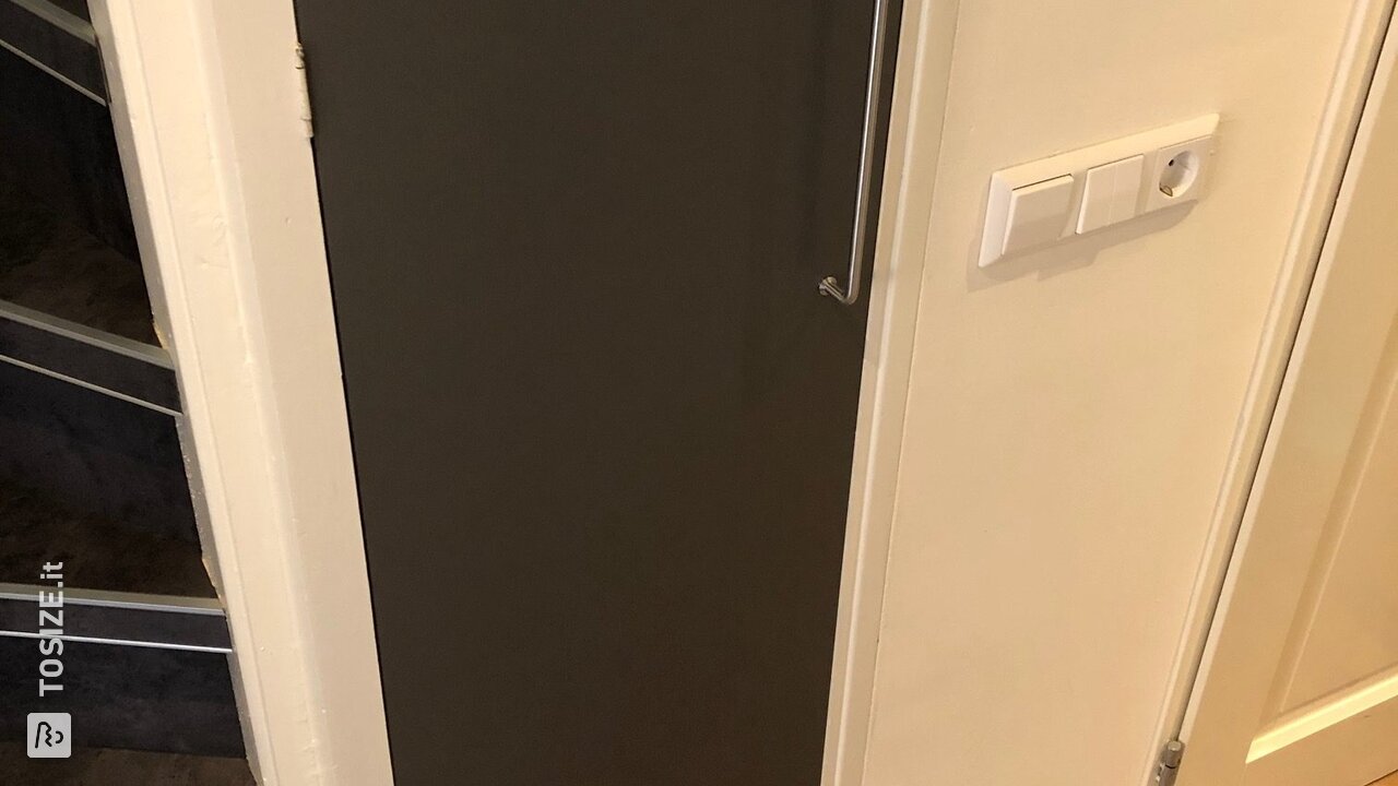 Nuove porte a persiana per gli armadi da ingresso di Freek
