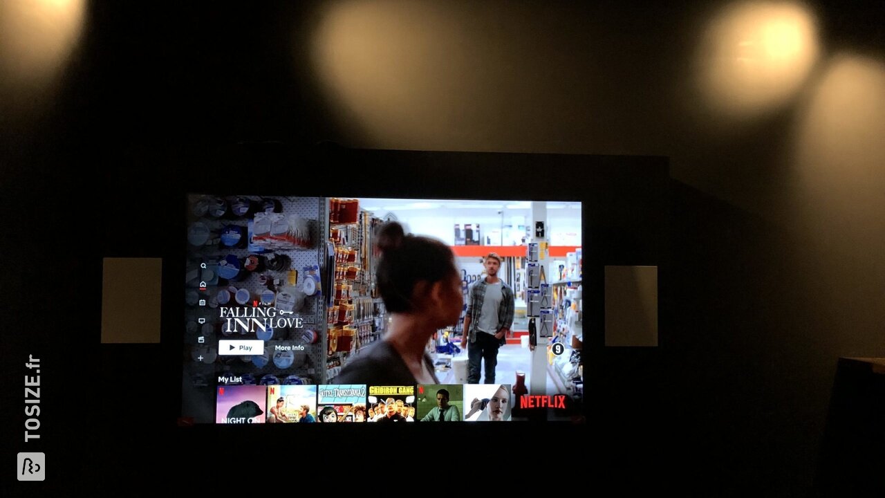 Mur supplémentaire pour TV et haut-parleurs, par Merijn