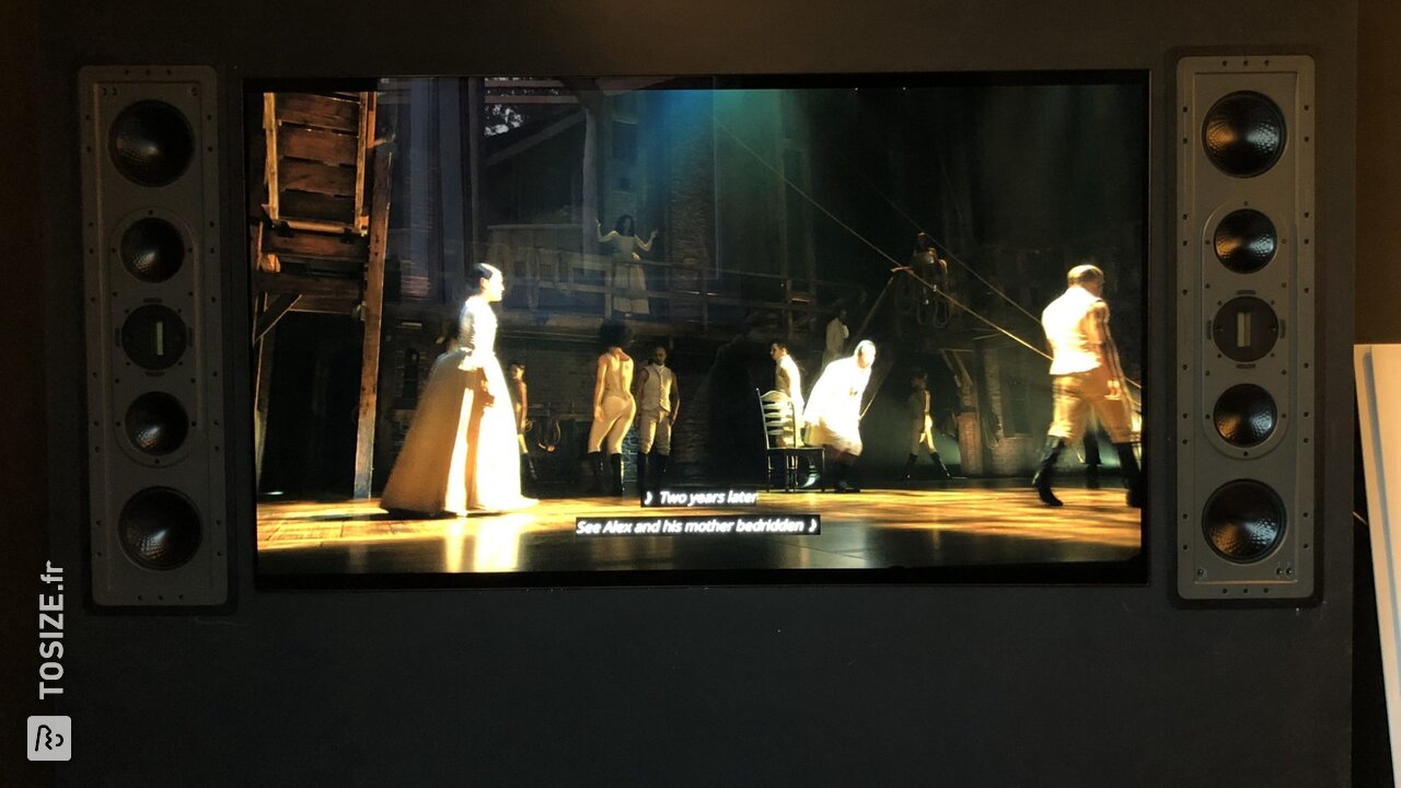 Mur supplémentaire pour TV et haut-parleurs, par Merijn