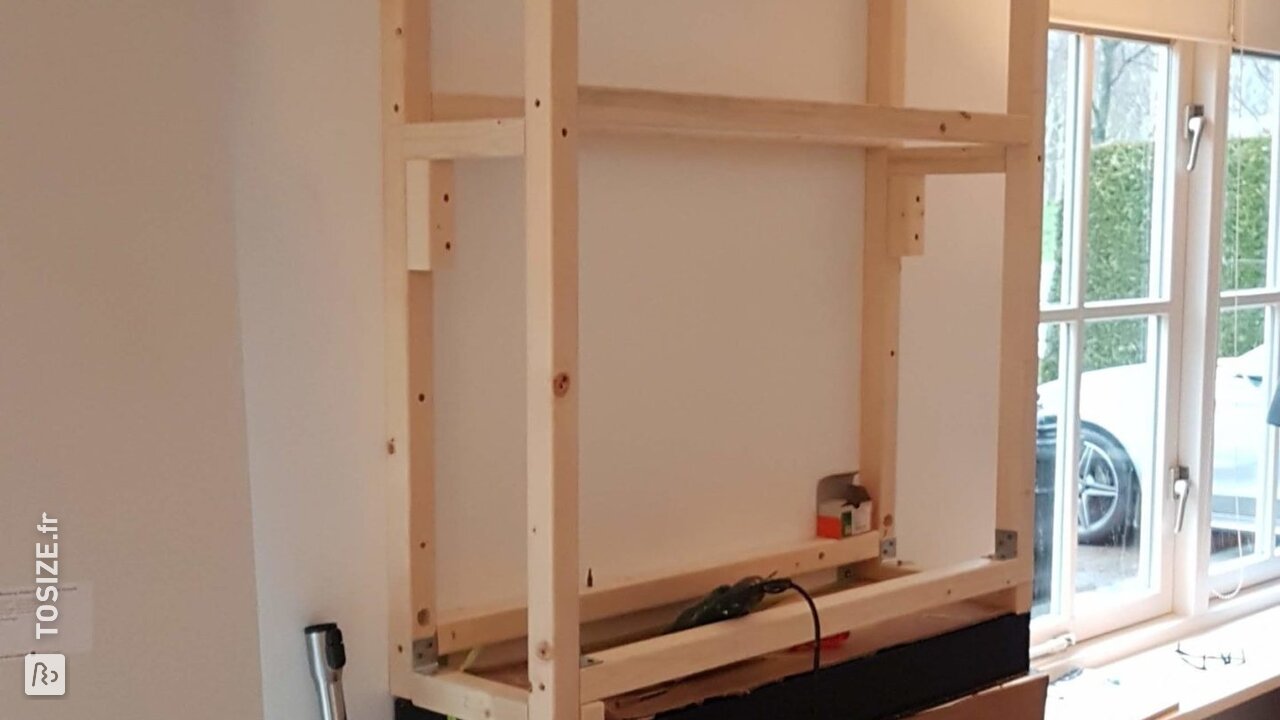 Habillage de cheminée en MDF, par Marcel