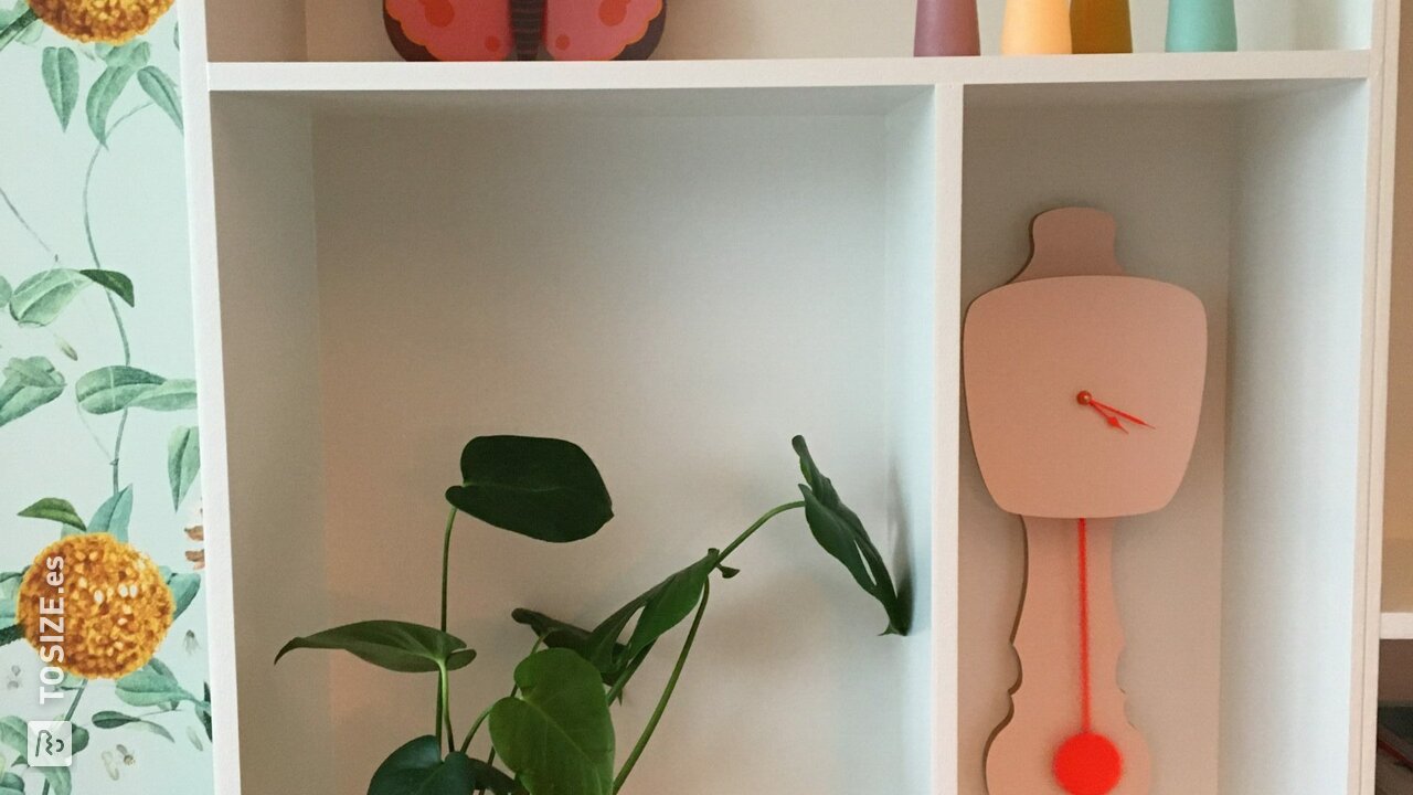Armario de moda con compartimentos de MDF, por Laura