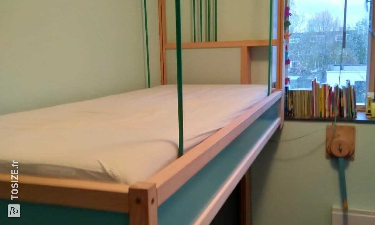 Le rêve de chaque enfant: un lit suspendu, par Pim