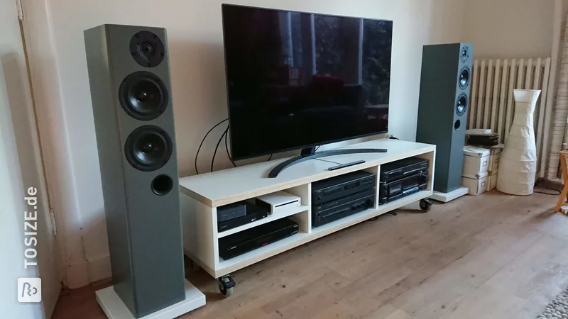 TV and media cabinet made of plywood, homemade!