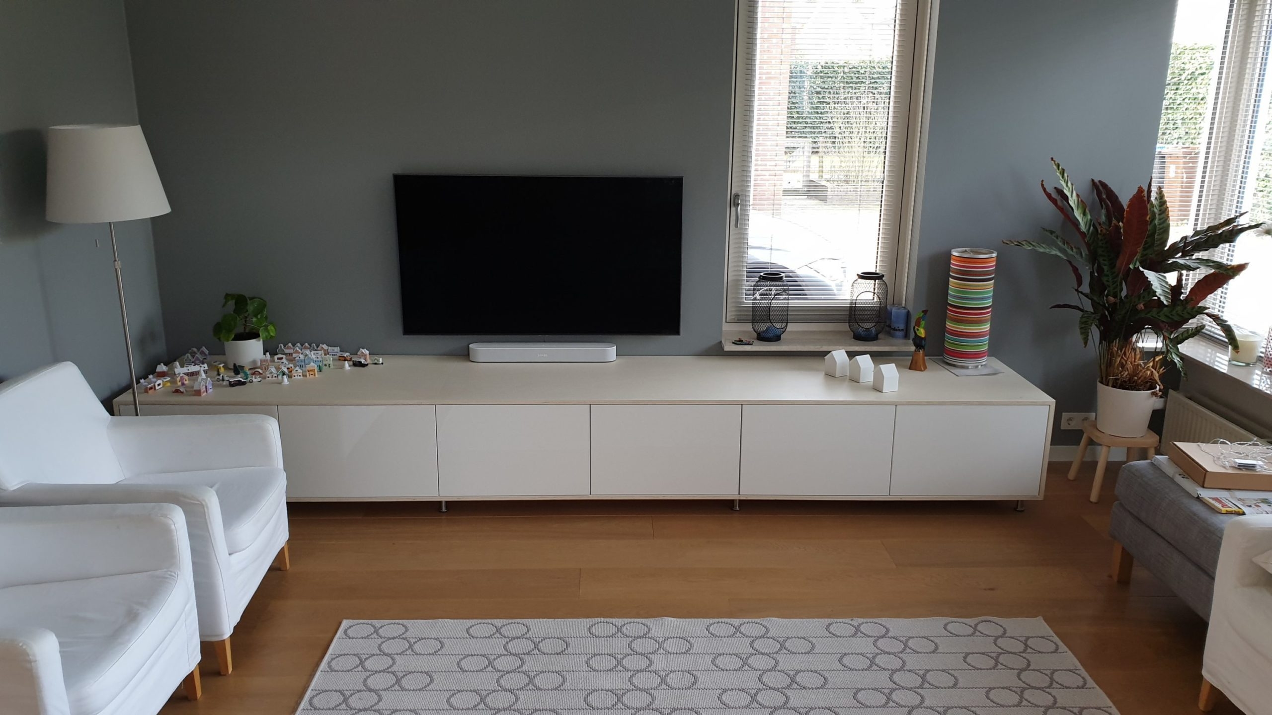 Dierbare Berg kleding op twintig IKEA BESTA TV-meubel ombouw van multiplex - OPMAATZAGEN.nl