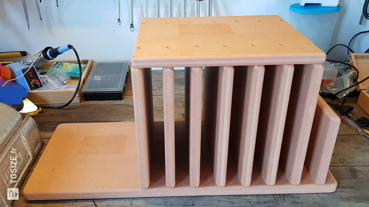 Créez votre propre station de charge pour tablette / ordinateur portable en MDF, par Jim