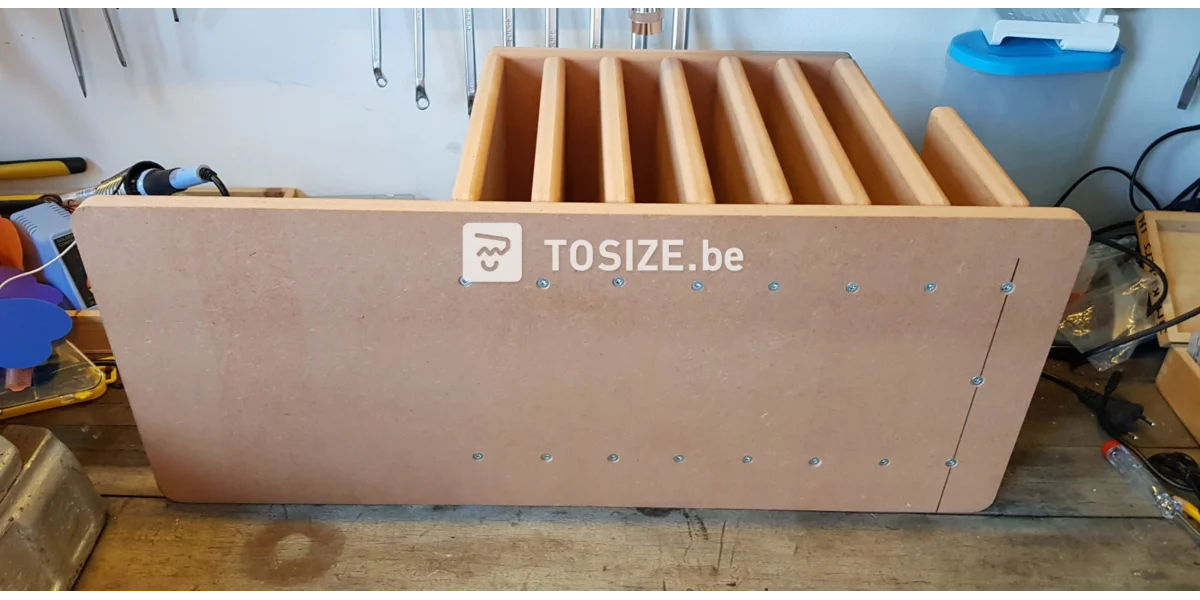 Tablet/Laptop laadstation zelf maken van MDF TOSIZE.be