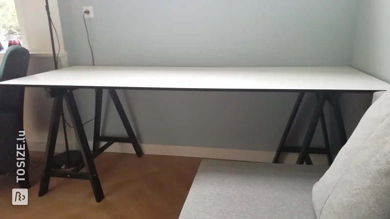 Custom desk made of MDF Lakdrager, by Karen