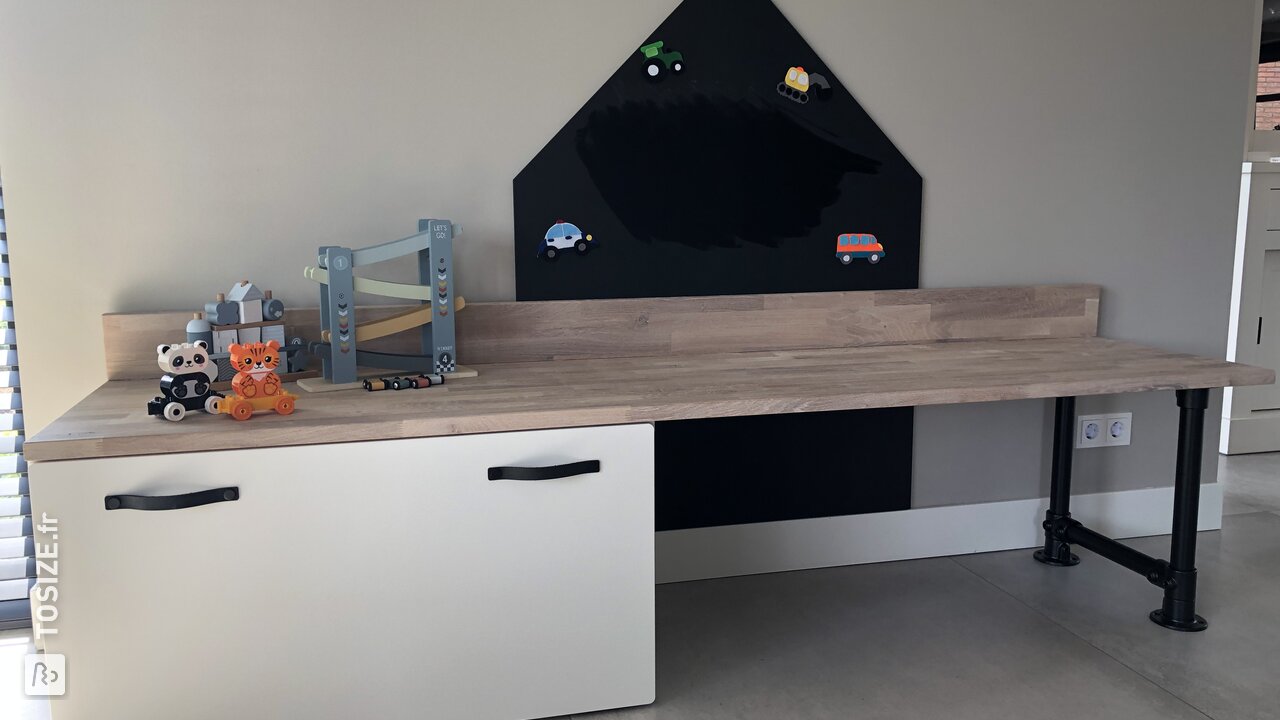 Playcorner with oak top and Ikea Smastad system, by Yvette