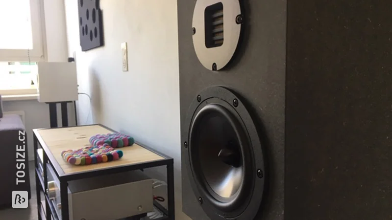 The standing speakers from Jorian in MDF Black