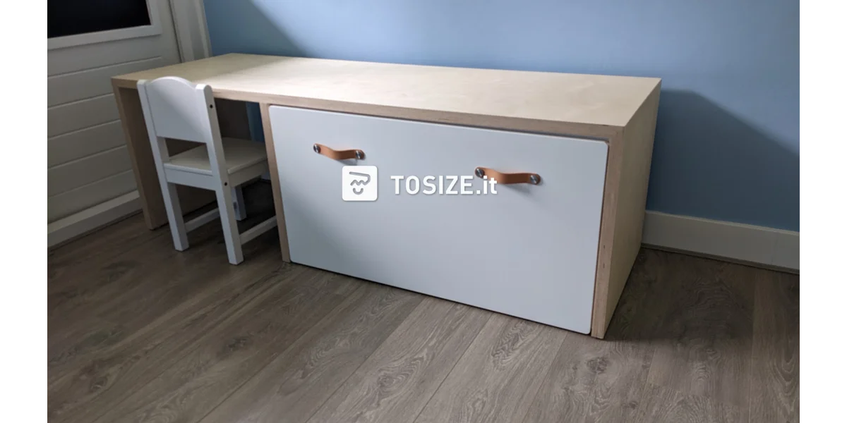 MakeThisMine - Sedia per Bambini Personalizzata Ikea LATT in Legno a Righe con Motivo a Stelle Arcobaleno, con Incisione a Forma di Stella, per Interni ed Esterni