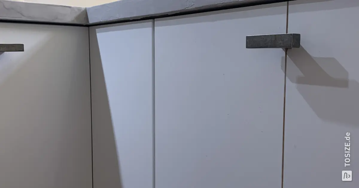Maßgefertigte Fronten aus Birkensperrholz für eine IKEA-Küche | TOSIZE.de