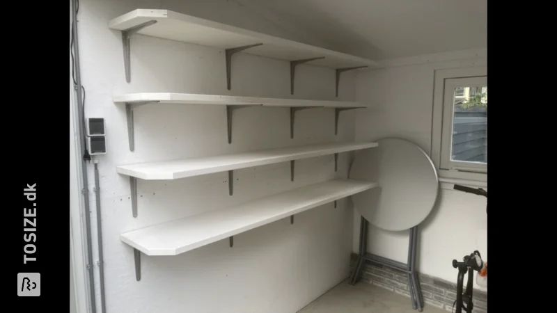 Shelves for extra storage space in the shed, by Pepijn 