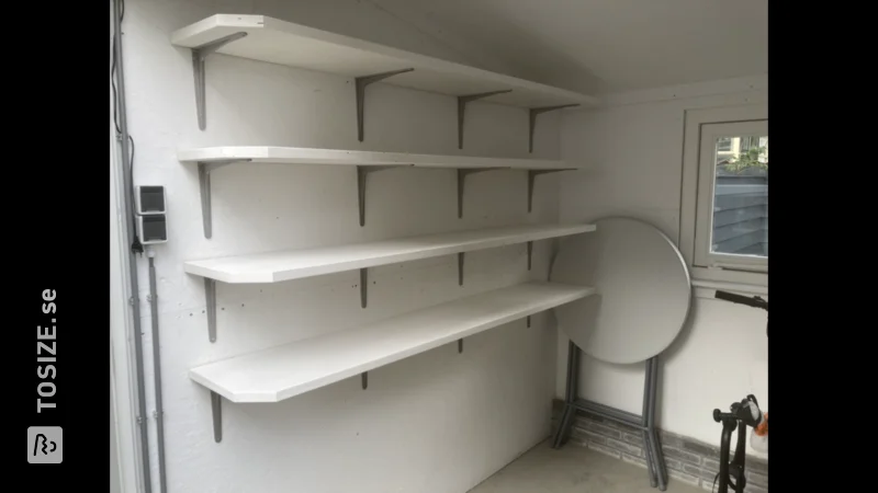 Shelves for extra storage space in the shed, by Pepijn 