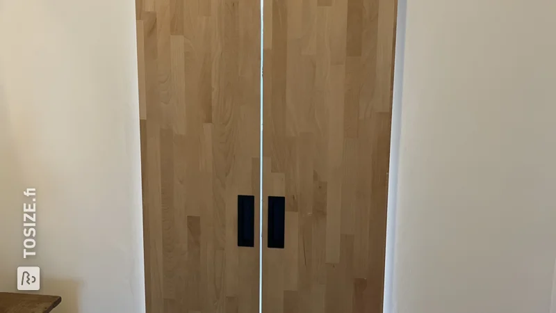 Homemade sliding doors from beech carpentry panel, by Iris