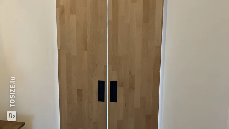 Homemade sliding doors from beech carpentry panel, by Iris