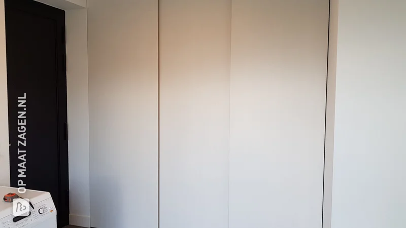 Quickly make custom sliding doors from MDF yourself, by Ronald