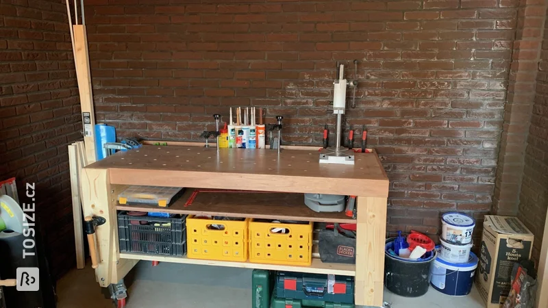 DIY plywood workbench for all your tools, by Rob